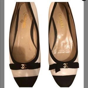 ChAnel black and white bow ballet flats